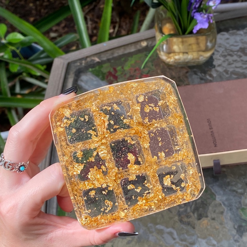 Gold Cosmetic Organizer Resin Art - Picture 5 of 16